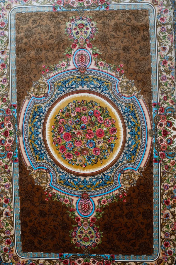 Qum Design Silk Rug 3.0' × 5.0' - Image 2